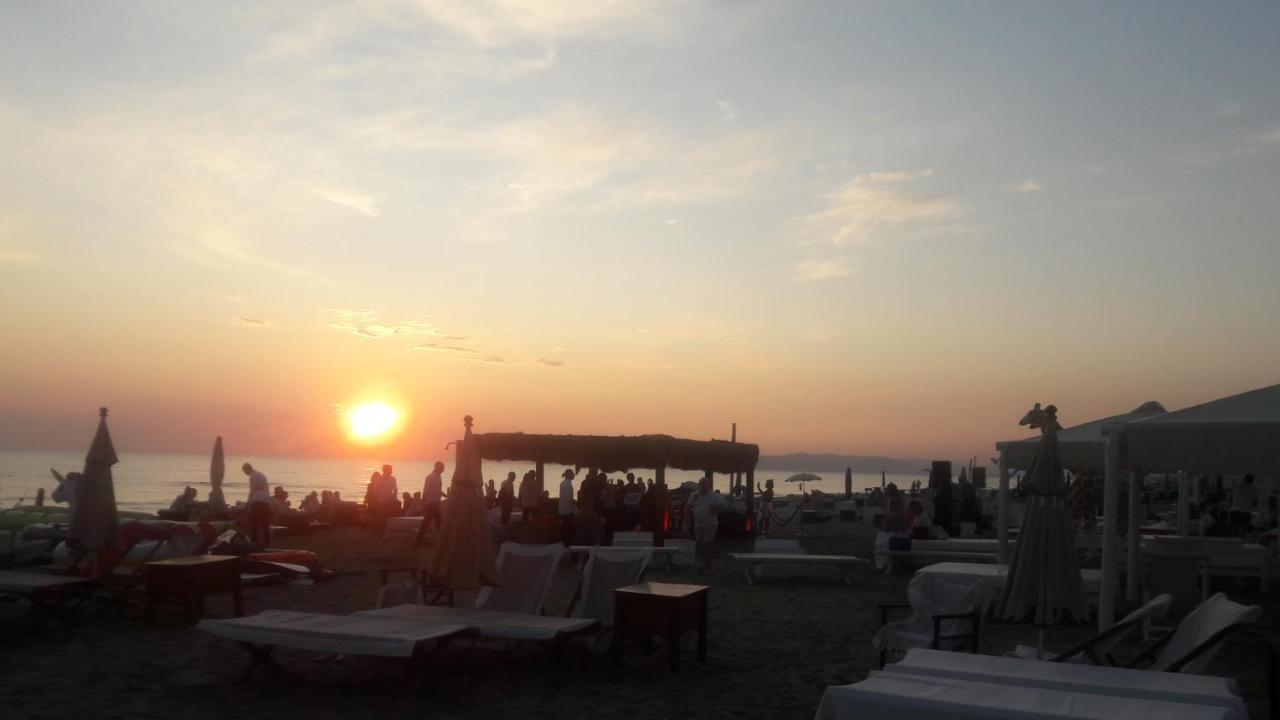Art Hotel Pietrasanta Esterno foto